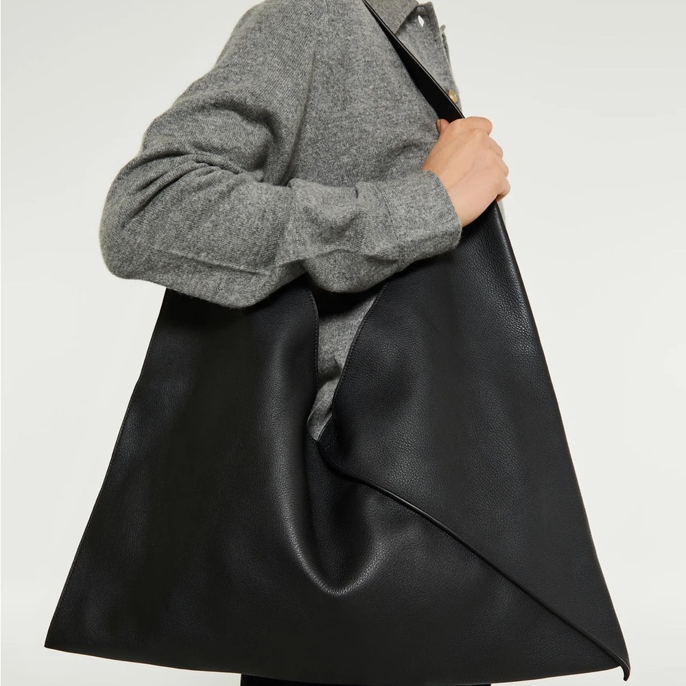 KHAITE Sara Tote Bag in Black